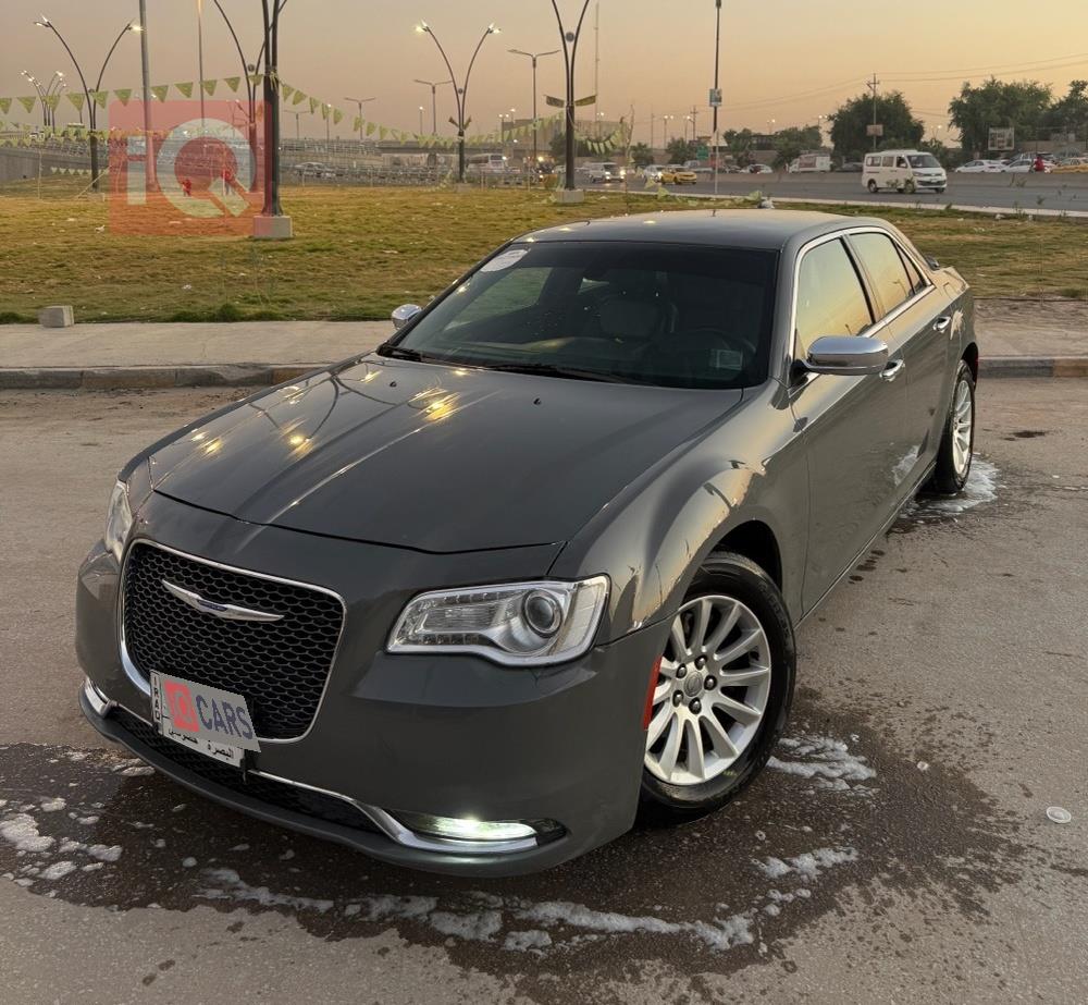 کرایسلەر 300